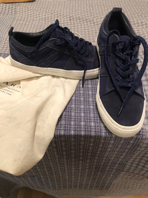 Zara women's shoes like new, blue suede with laces