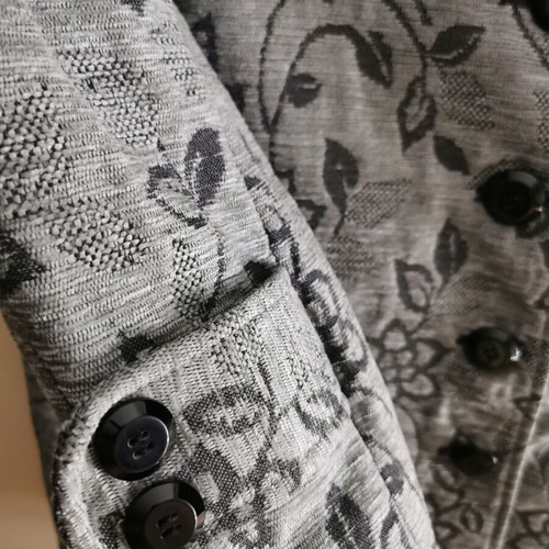 Iso Unique Edition coat like new, size L, black and grey