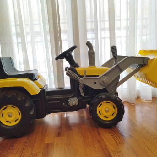 Dolu Excavator yellow like new with stickers