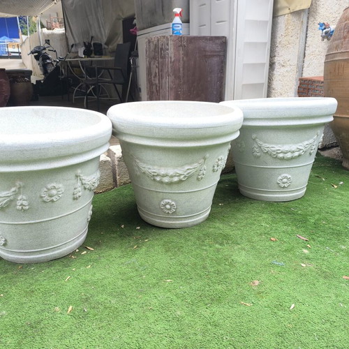 Plastic flowerpots set of 5 like new