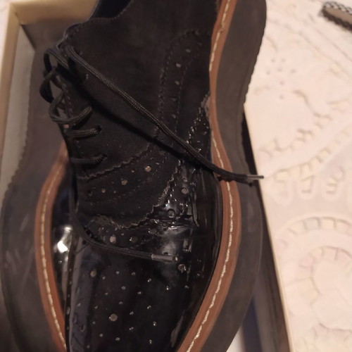 Oxford shoes like new, size 39, patent leather and suede