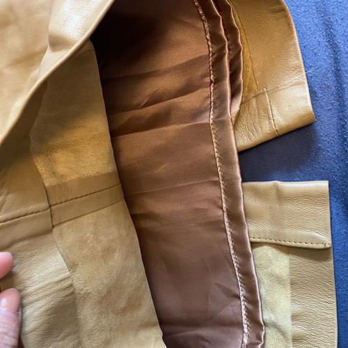 Leather skirt in camel color, size small