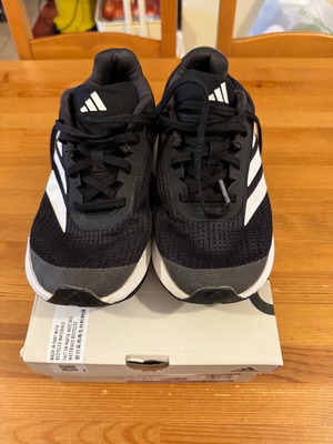 Αθλητικά παπούτσια Adidas νούμερο 37 μεταχειρισμένα, μαύρο και άσπρο