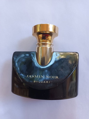 Bvlgari Jasmin Noir perfume bottle 50 ml like new, minimal fragrance