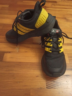 Adidas x LEGO sneakers μεταχειρισμένα, νούμερο 36,5, μαύρα με κίτρινα
