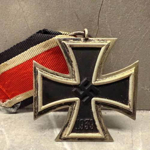 German Iron Cross 1939 used with WW2 ribbon