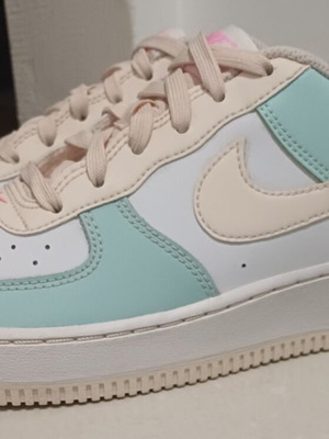 Nike Air Force 1 Low Emerald Rise Guava Ice GS sneakers size EU40