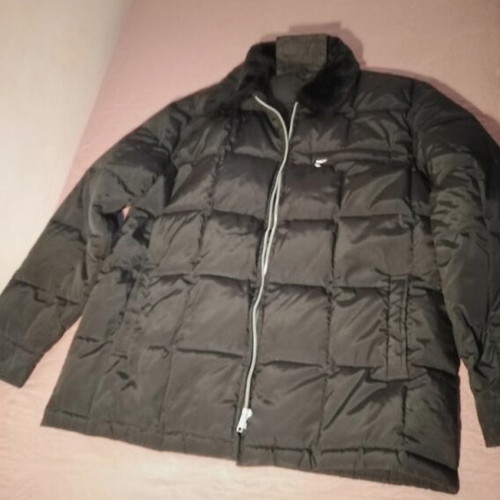 Women's black jacket size M like new with fur collar