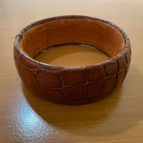Women's leather bracelet new, brown, design not real leather