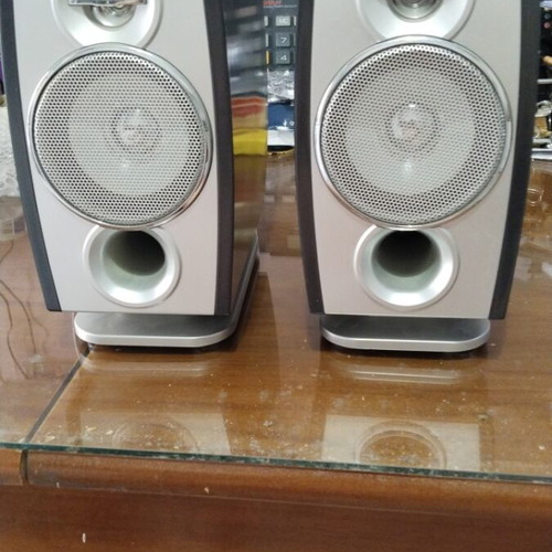SANYO bookshelf speakers 2x12.5W RMS