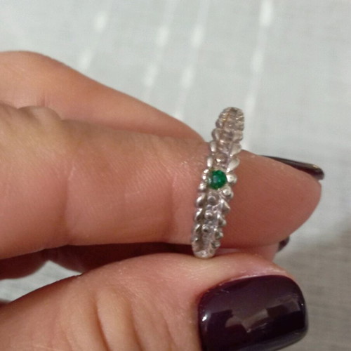 Silver 925 ring with green stone like new