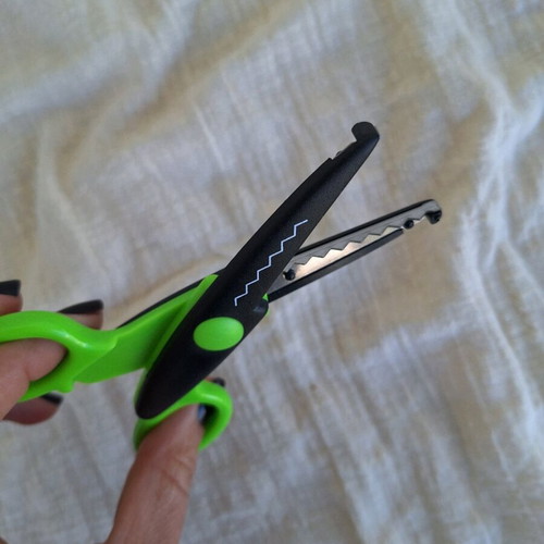 Paper scissors zigzag used