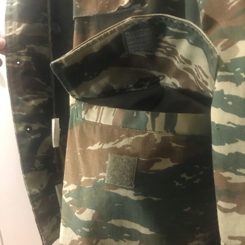 Military camouflage jacket XL like new with inner lining