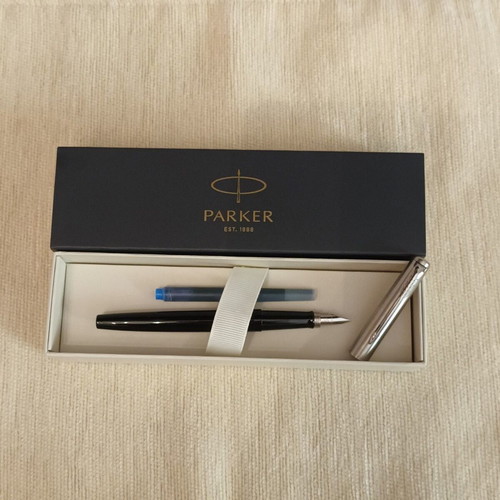 Parker Jotter Fountain pen, new with case and blue ink