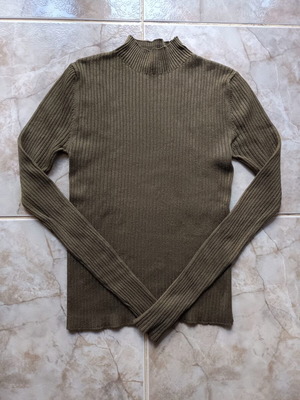 Terranova women's thin sweater like new, khaki, size M