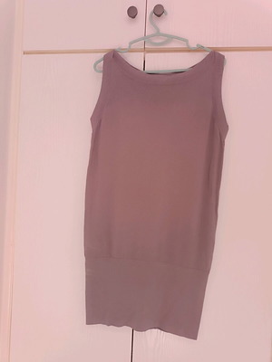 Grey dress that narrows at the bottom like new, size M