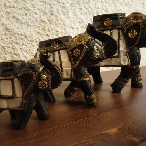 Set of 3 vintage handcrafted wooden elephant decorations with brass and mother-of-pearl inlay