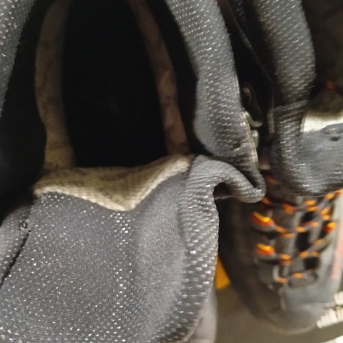 La Sportiva Trango Tower Extreme GTX hiking boots size 44, black yellow