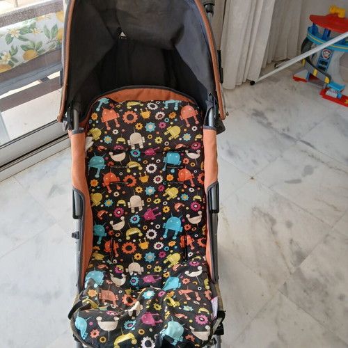 Maclaren Quest stroller used with accessories