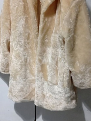 Eco fur coat like new with very nice fit