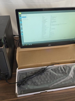 Επιτραπέζιος υπολογιστής ASUS με οθόνη Fujitsu L20T-2 20" και νέα πληκτρολόγιο/ποντίκι