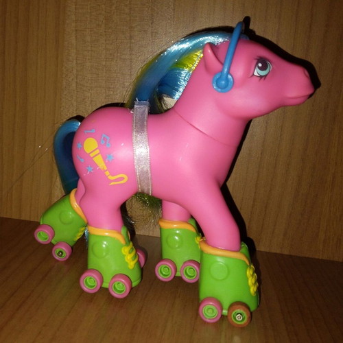 My Little Pony Tales 1993 Rollerskate Ponies Melody used with walkman and headphones