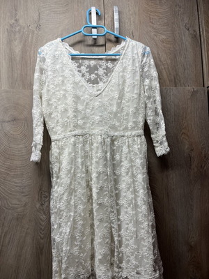 White women's dress new, suitable for special occasions