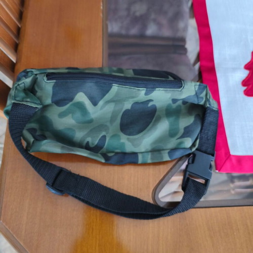 Banana bag crossbody new, khaki camouflage with 3 compartments