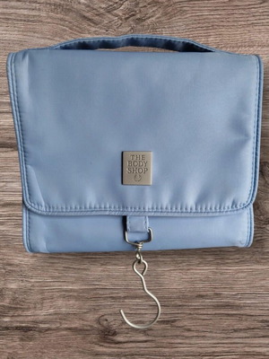 The Body Shop hanging toiletry bag like new