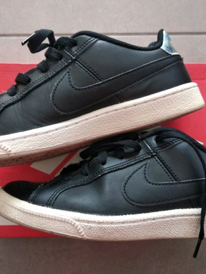 Nike sneakers used, black and silver, size 36.5
