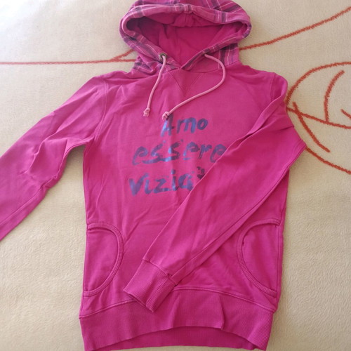 Be aw by Awlab sweatshirt like new, pink and purple, sizes Medium to XL