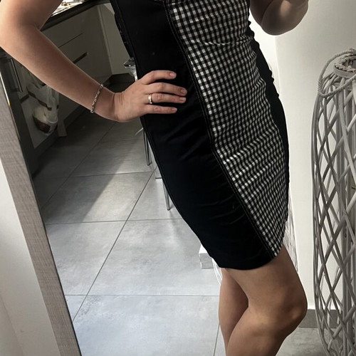 Dress like new with nice bust, black and white