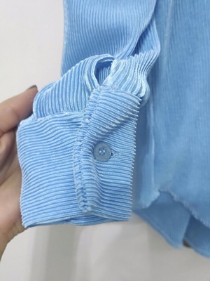 Satin pleated set like new, sky blue color