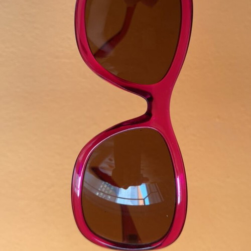 Sunglasses magenta color like new