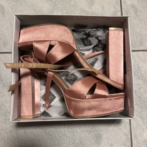 Luigi high-heeled sandals size 39 like new, pink