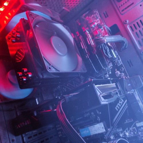 Full PC setup with Ryzen 3600, Radeon 5600xt, 16GB RAM, 500GB NVMe, MSI motherboard