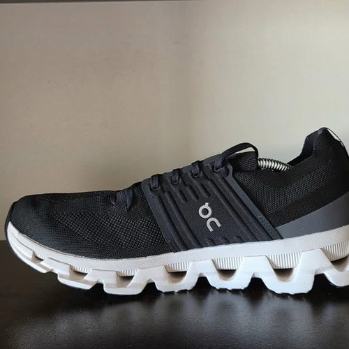 On Cloud Running sports shoes like new, size 46, black