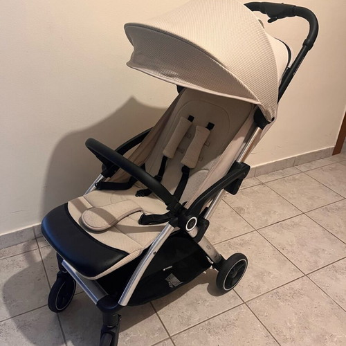 Eden Kikka Boo stroller like new with rain cover