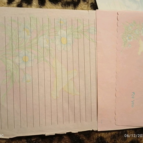 Used correspondence, 1 folder with sheets, 2 sets