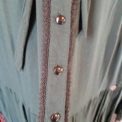 Kyara Plus shirt size M used, cypress green