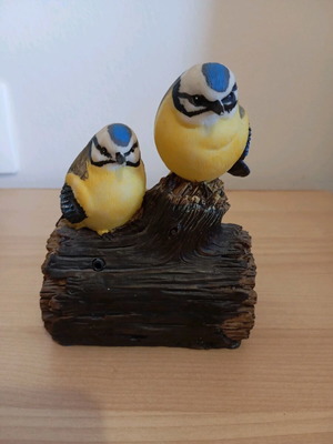 Two decorative birds like new