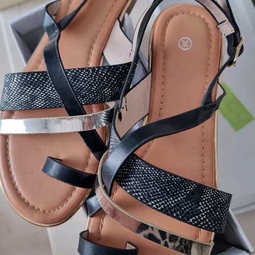 Flat sandals new, size 36, black and gold