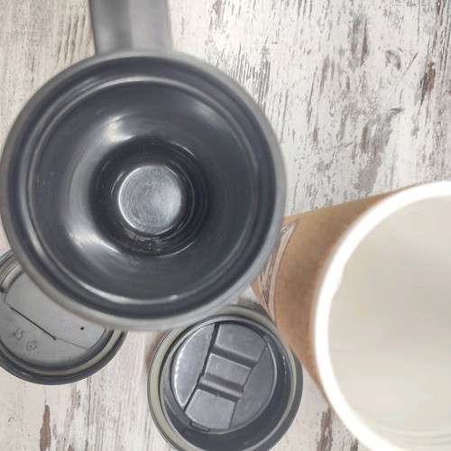 Set of 2 used cups, plastic and thermos, Jumbo brand
