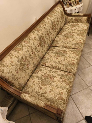 Vintage sofa used, very good condition