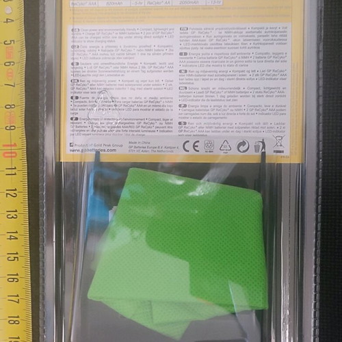 Solar GP solar panel battery charger for AA and AAA batteries