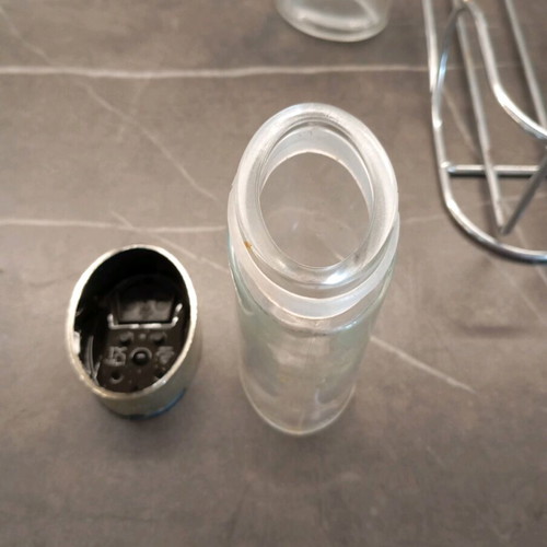 Spice set like new, 6-position with metal base
