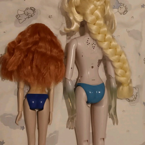 Disney Store Frozen dolls used, Anna and Elsa lot