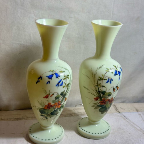 Pair of opaline vases used with uranium and embossed painting 19th century