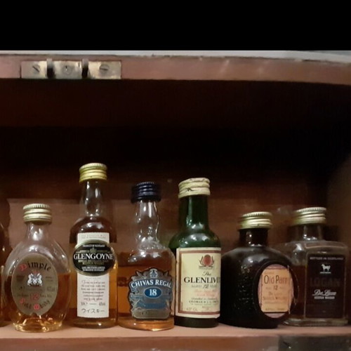 Whisky miniatures collection like new, rare aged 10 to 18 years, set of 10