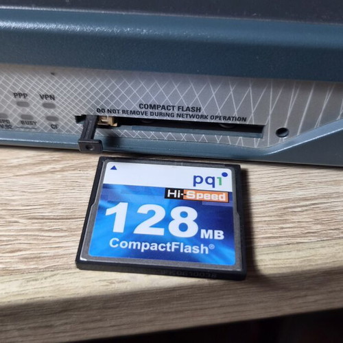 Cisco 1811 Integrated Services Router like new